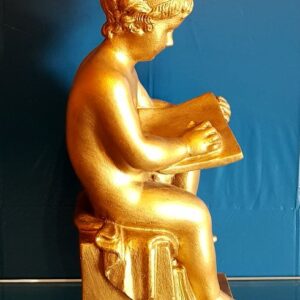 Kleine Figuren und Statuen